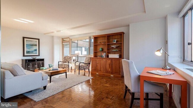 Photo - 4101 Cathedral Ave NW Unit 907