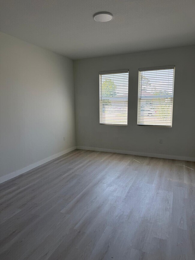 Photo - 691 San Filippo Dr SE