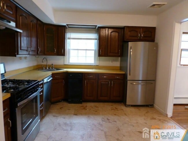 Photo - 2 Ventnor Dr