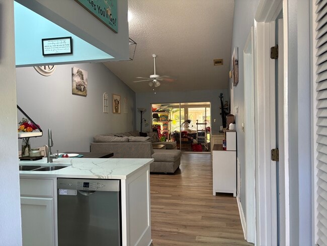 Photo - 746 N Jefferson Ave Unit 746