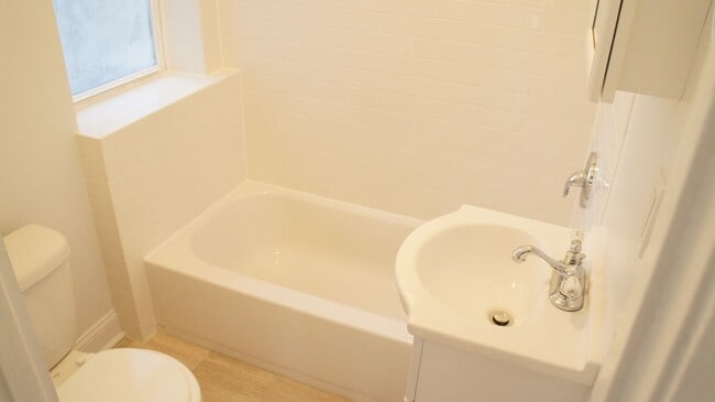 Photo - 2921 W George St Unit 1