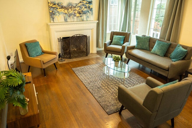 Photo - 240 E Hedding St Unit ID1364158P