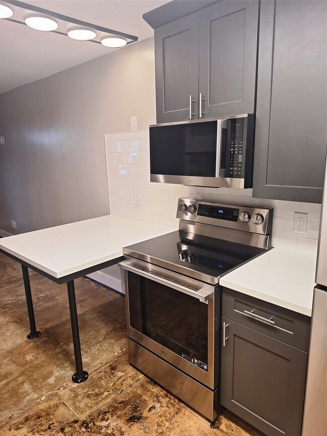 1012 Rutland St Unit 1