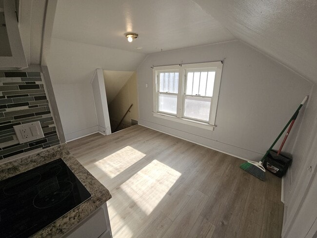 Photo - 1915 Seymour Ave