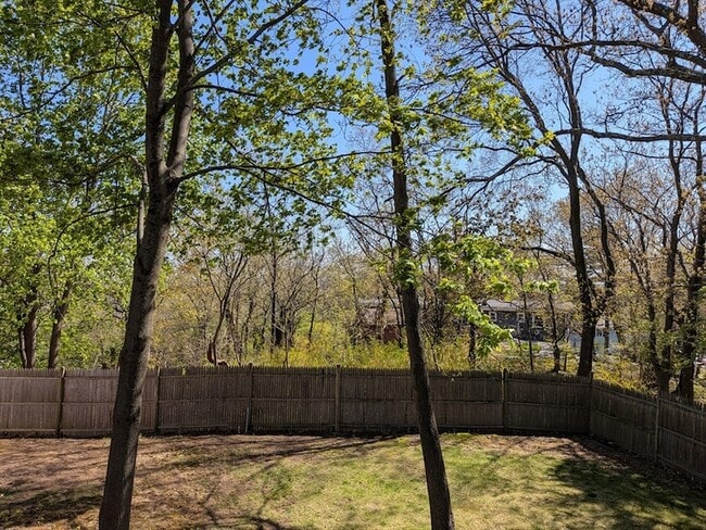 Photo - 98 Rock Glen Rd