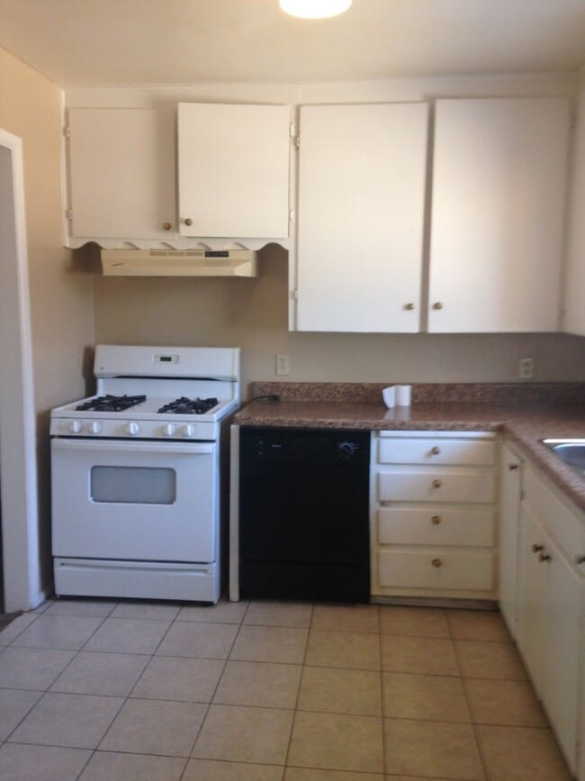 Photo - 3 Bedroom  Bath House with 1 Car Garage