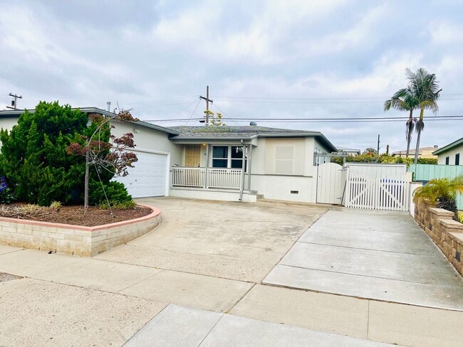 Building Photo - BEAUTIFUL 3BD/2BA HOME WITH A SPACIOUS BAC...