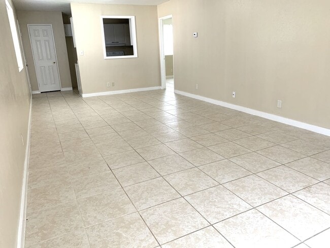Photo - Newly refreshed spacious 2bedrooms,2 baths duplex in Eagle Lake, TX.