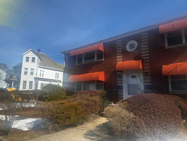 Building Photo - 296 Wood Ave Unit 2