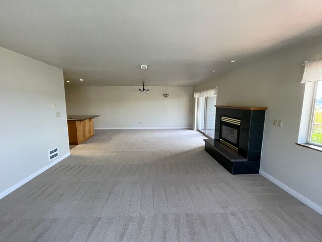 Photo - Beautiful Condo with Amazing View of the Harbor! OCCUPANCY LIMIT OF 3 OR LESS