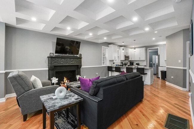 Photo - 8041 S Martin Luther King Dr Unit ID1298093P