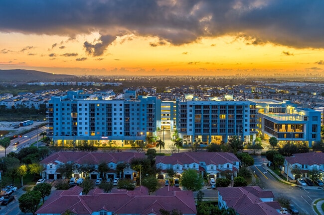 Building Photo - Century Town Center Rental