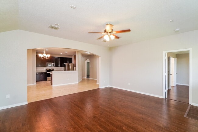 Photo - 5827 Southern Knoll