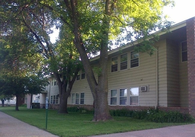 Quiet, Tree-Lined and Shaded Building - 530 Korb St Unit 101