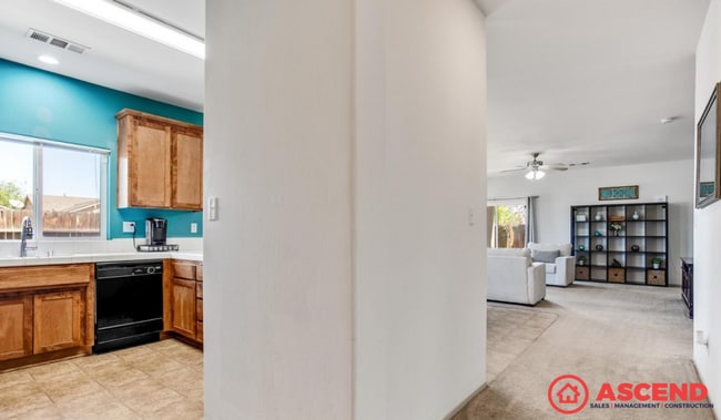 Photo - Charming 4 Bedroom Home!