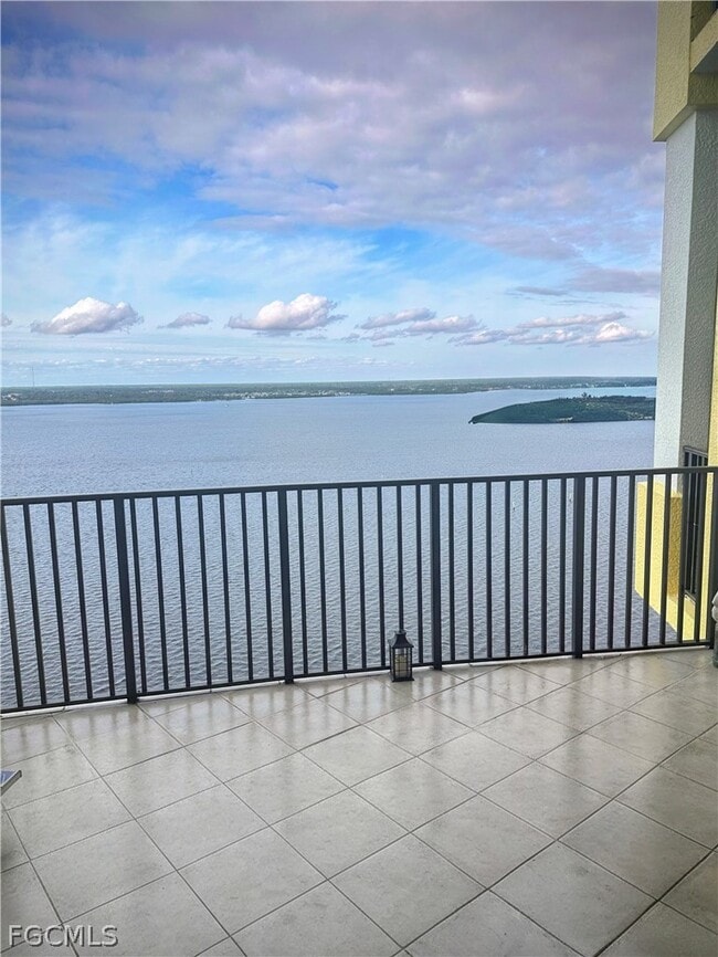 Building Photo - 2797 First St Unit 2002