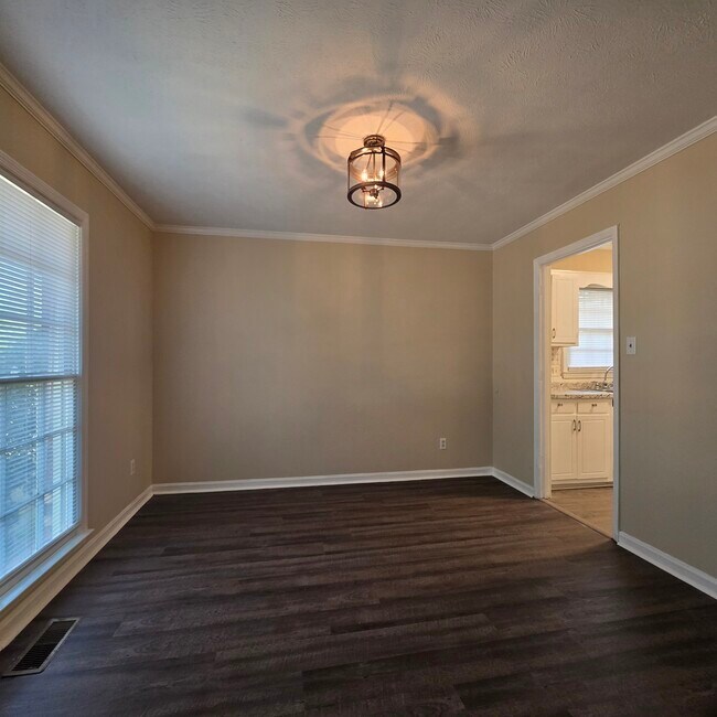 Photo - 2802 Reeves Ln