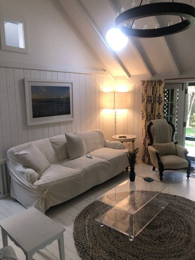 Photo - 11 Miller Ln W