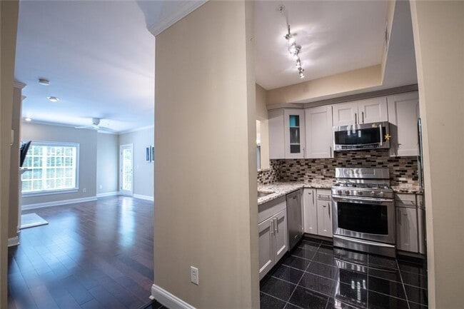 Photo - 3275 Lenox Rd NE Unidad 207