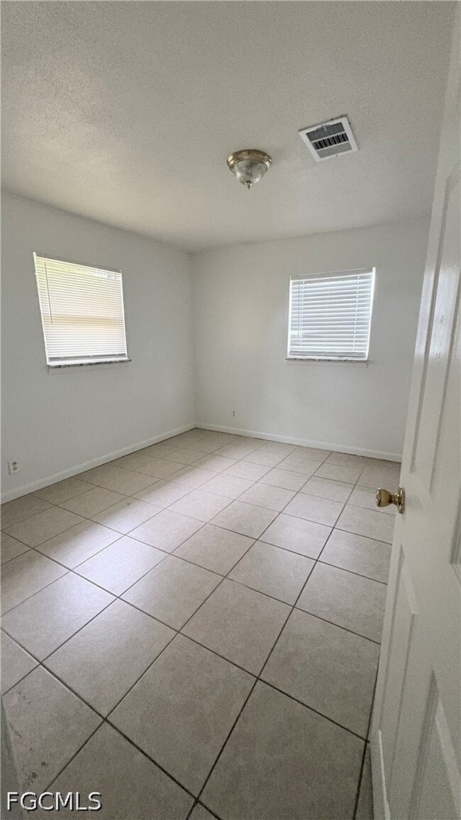 Photo - 5447 Sixth Ave