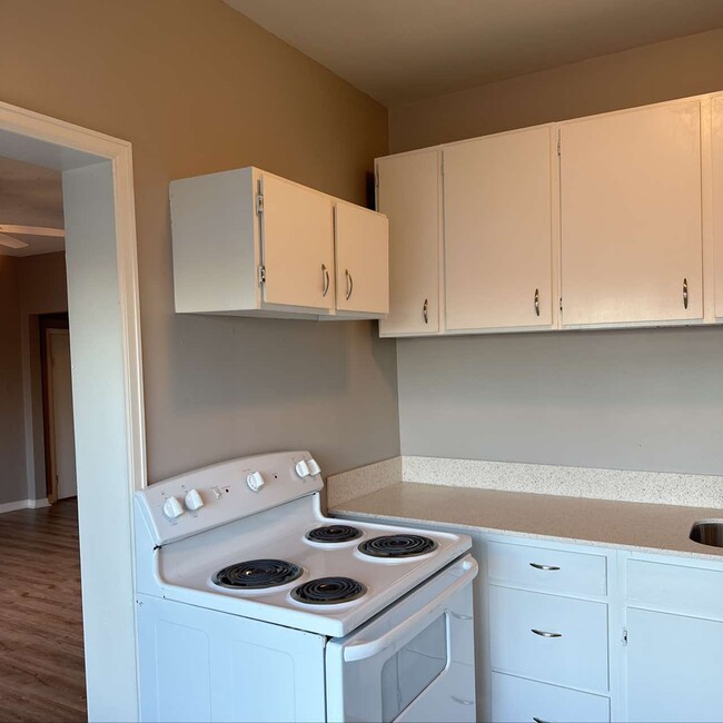 Photo - J Street Apartments