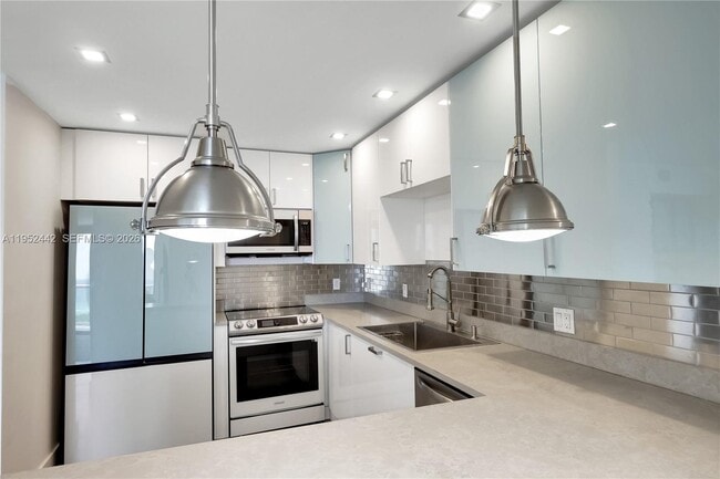 Photo - 100 Bayview Dr Unit 1008