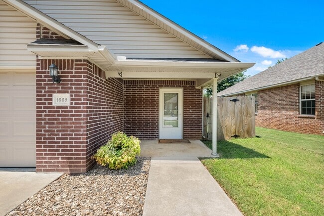 Photo - 1669 Evening Shade Dr