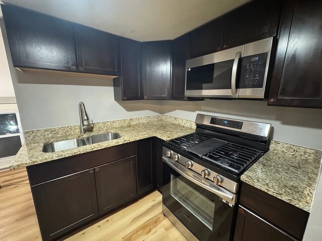 Photo - 2030 Dodge Ave