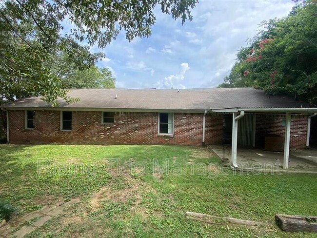 Photo - 260 Garrison Rd
