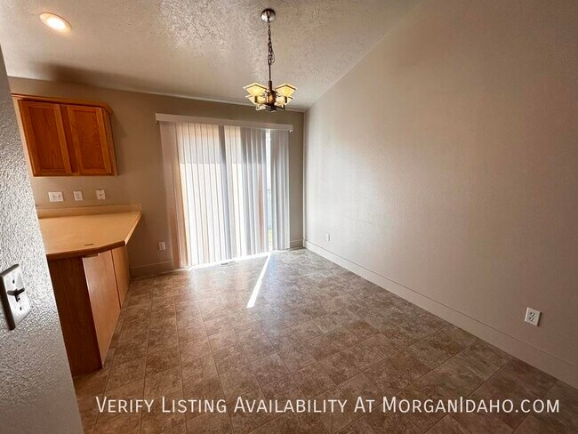 Photo - 2-car garage in convenient location w/ pat...