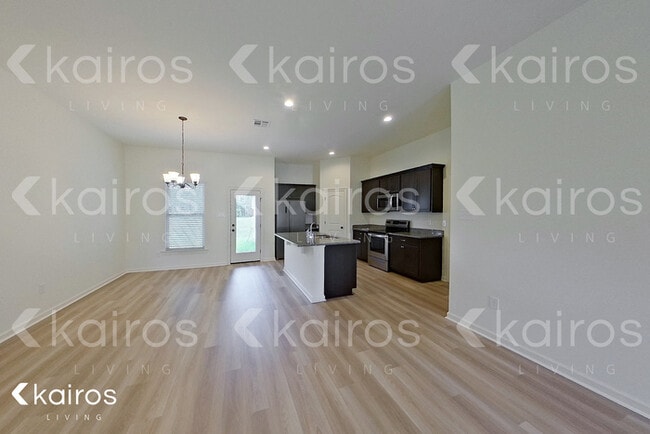 Photo - 105 Teddy Ln