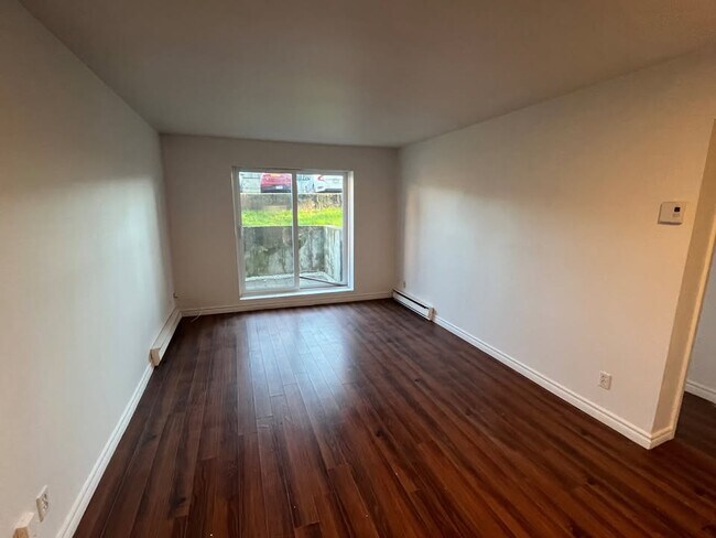 16 Rue de Boucherville Unit 4