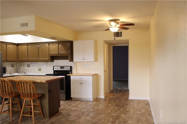 Photo - 2600 S Kanner Hwy Unit J10