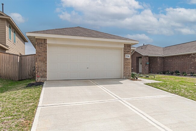 Photo - 17746 Pemswood Dr