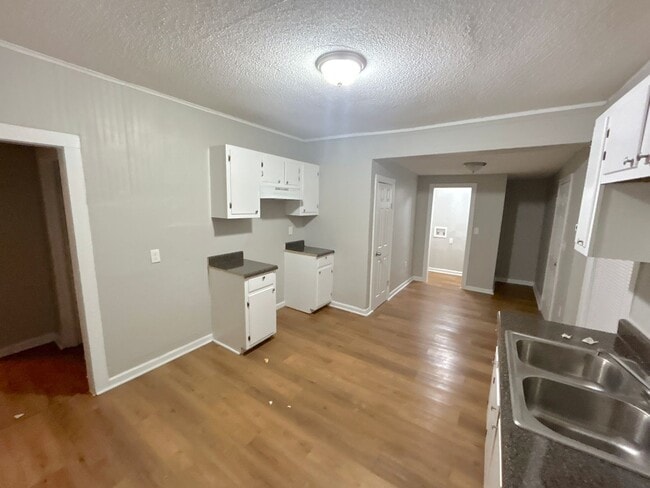 Photo - 2100 Stovall Ave