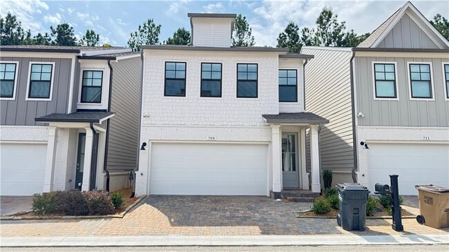 Building Photo - 709 Stickley Oak Way Rental