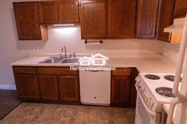 Photo - 6615 Lake Shore Dr S Unidad Apt 115