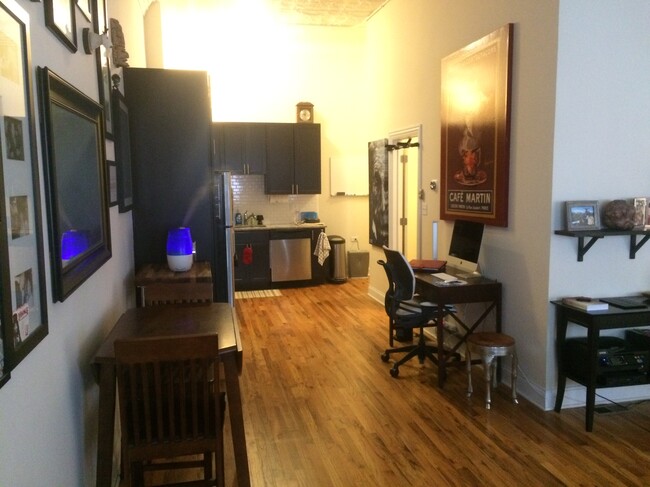 Photo - 1450 N Leavitt St Apartments Unit 2F
