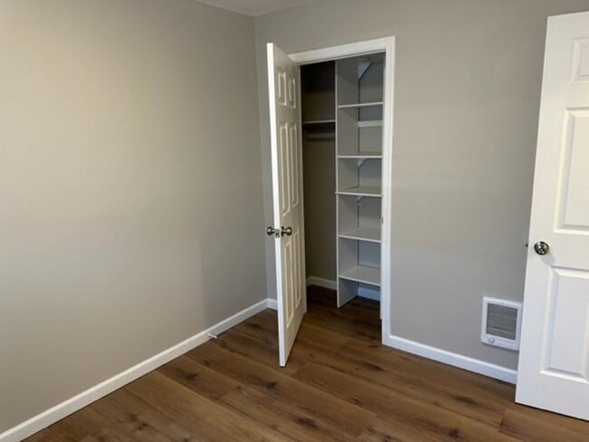 Photo - 1417-1417 College St Unit 1407