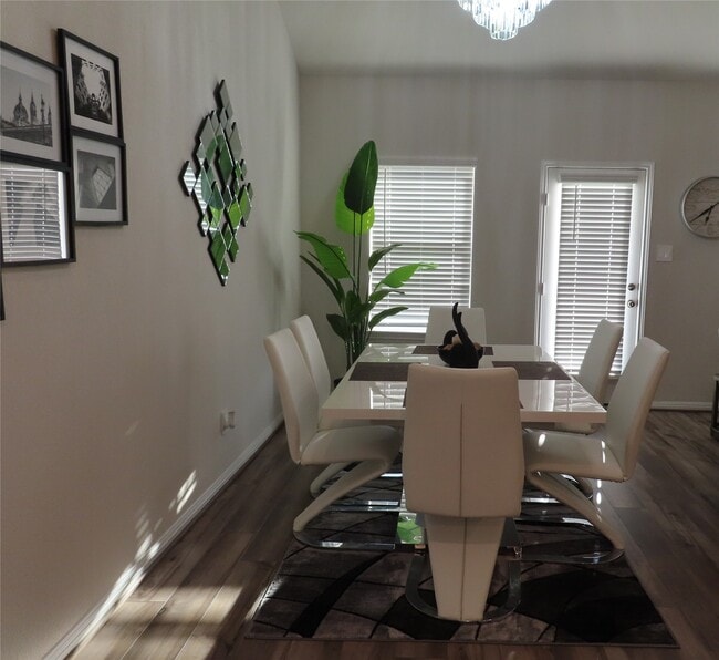 Photo - 10818 Sugar Pne Ln