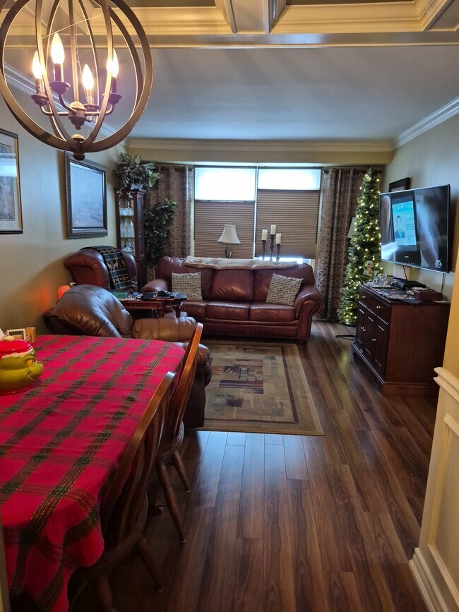 Photo - 25 Wellington Av E Unit 25 Wellington Ave E Osha