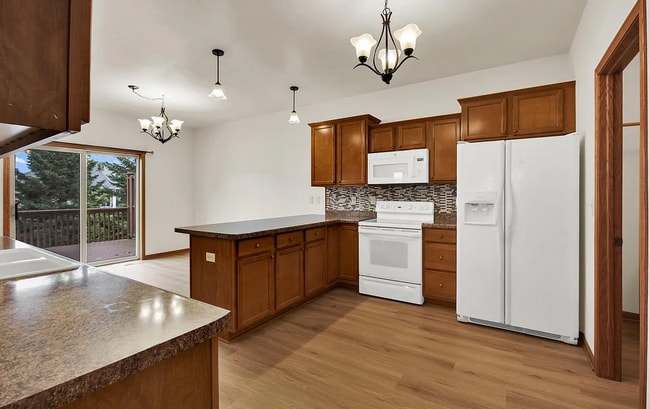 kitchen - 407 Century Oak Dr