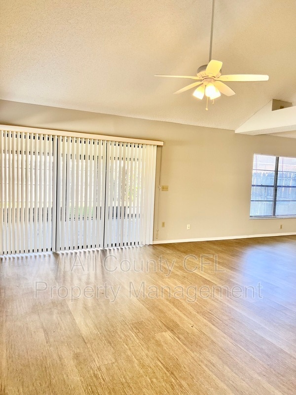 Photo - 554 Cidermill Pl