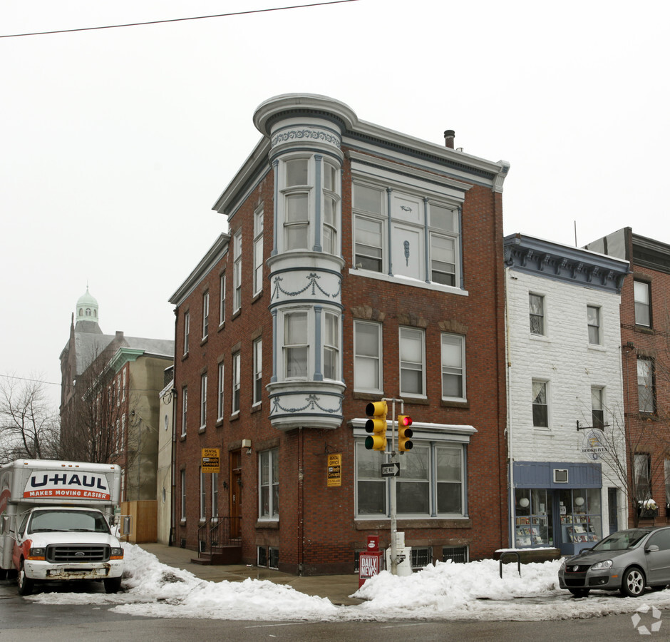 Photo - 2200 Fairmount Ave Apartments