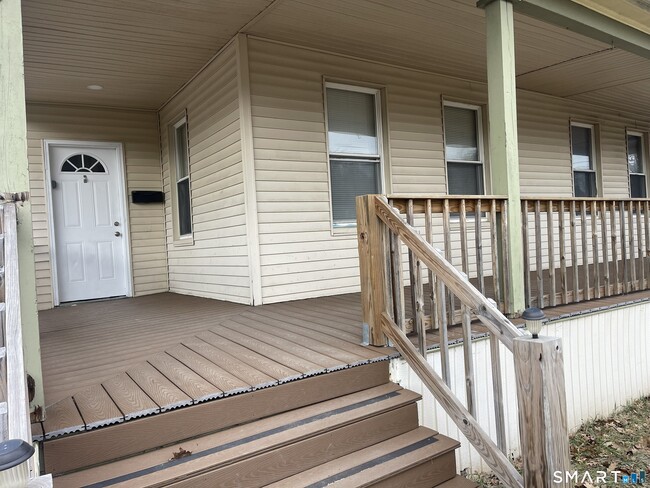 Photo - 692 Enfield St