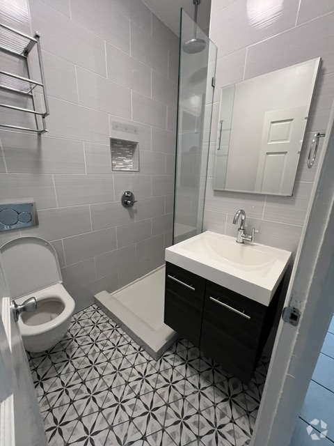 Building Photo - 60 E 235th St Unit WOODLAWN HEIGHTS Rental