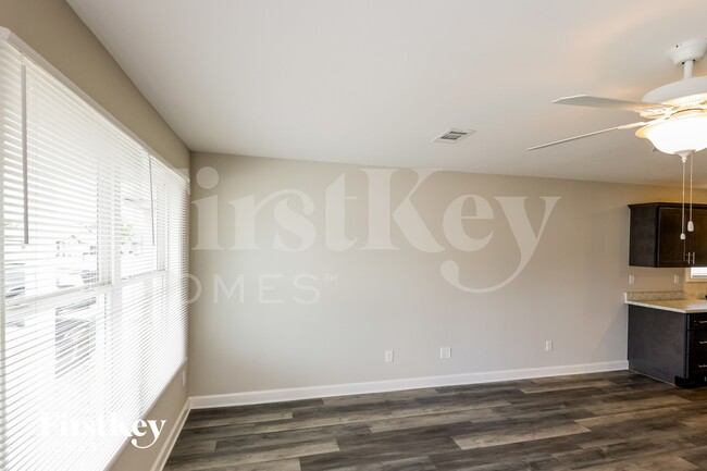 Photo - 7221 60th Ave E