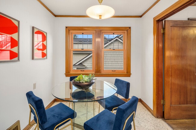 Photo - 711 N 68th St