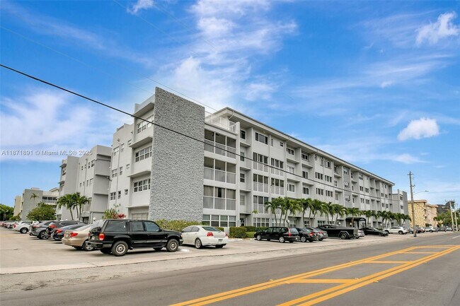 Photo - 329 SE 3rd St Unit 103R