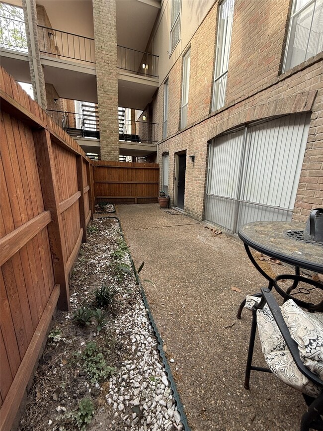 Building Photo - 4645 Wild Indigo St Unit 370